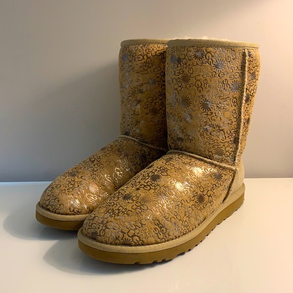 UGG Size 9 (US) Metallic Finish Logo Boots - Picture 3 of 11